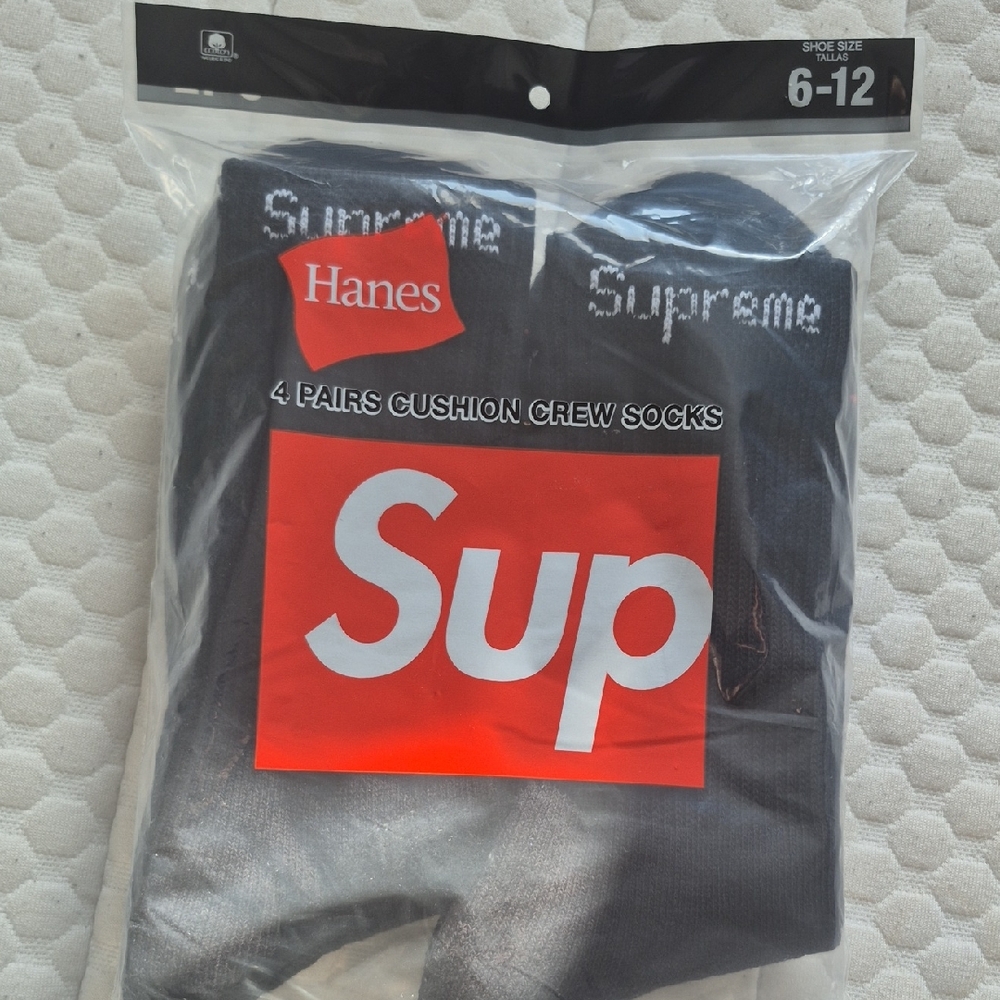 Supreme x Hanes Black Crew Socks Pack
